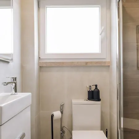 Badet - 3 Bedrooms, Office And Terrace In Alvalade Apartment *