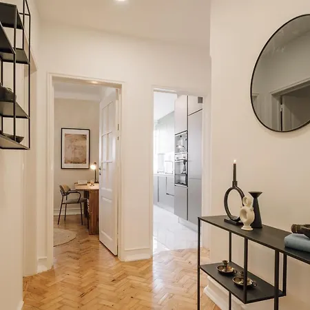 Badet - 3 Bedrooms, Office And Terrace In Alvalade Lizbona