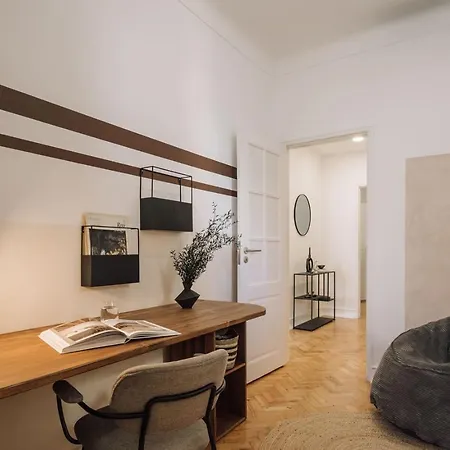 Badet - 3 Bedrooms, Office And Terrace In Alvalade * Lisbon