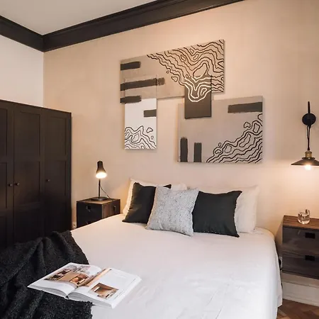 Badet - 3 Bedrooms, Office And Terrace In Alvalade شقة