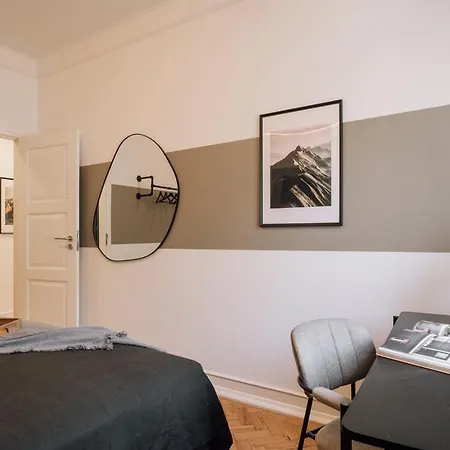 Apartment Badet - 3 Bedrooms, Office And Terrace In Alvalade