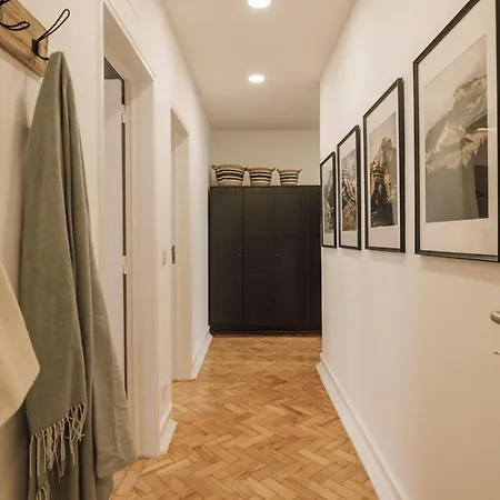 Badet - 3 Bedrooms, Office And Terrace In Alvalade Apartament Lizbona