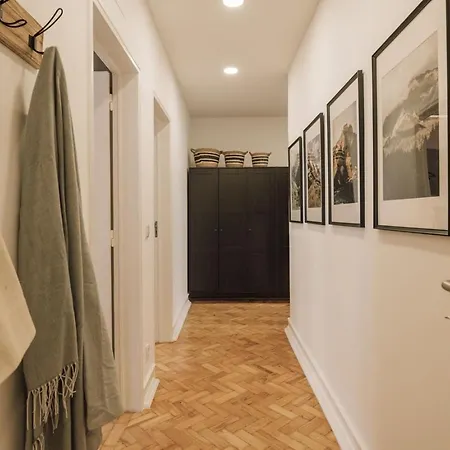 Badet - 3 Bedrooms, Office And Terrace In Alvalade Apartment Lisbon