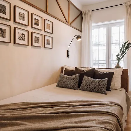 Badet - 3 Bedrooms, Office And Terrace In Alvalade Lisbon