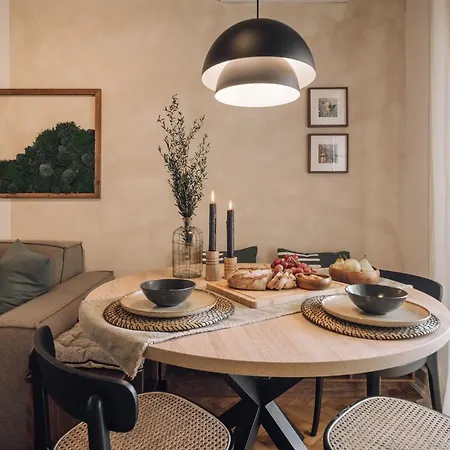 Badet - 3 Bedrooms, Office And Terrace In Alvalade Lisboa