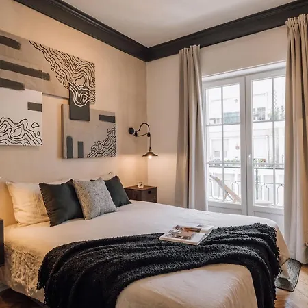 Badet - 3 Bedrooms, Office And Terrace In Alvalade Daire Lisboa